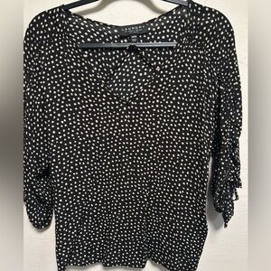 $5 SALE! 🔥 Pretty Blouse